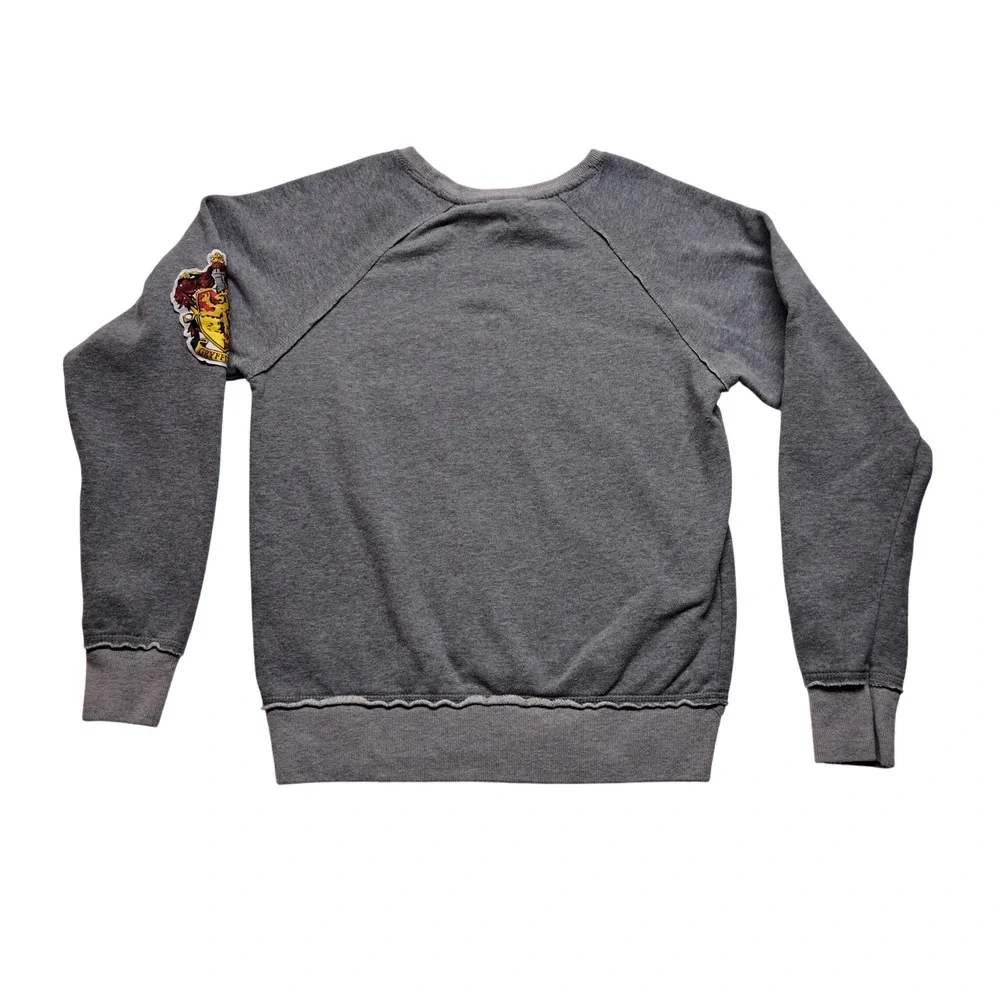Universal Studios Harry Potter Gryffindor Sweatshirt Small Gray Raw Hem Patch